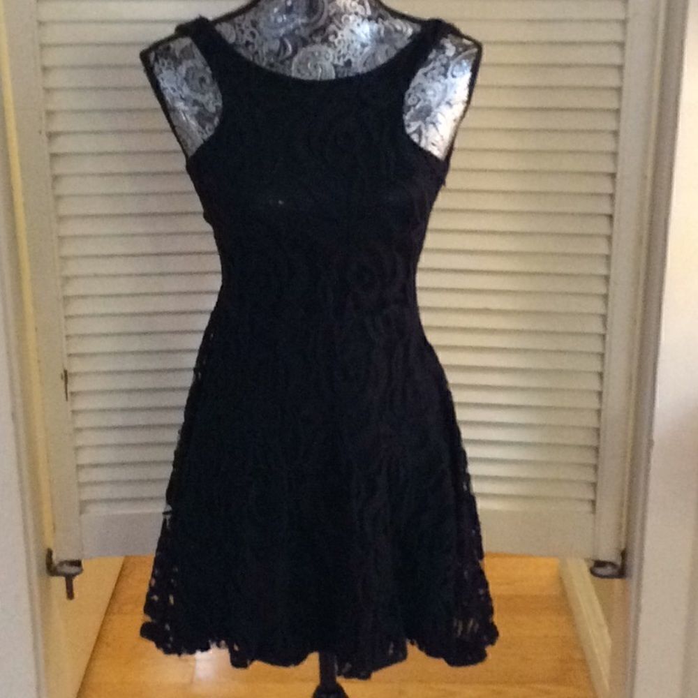 Moxie Malibu lace LBD side zip backless made USA S